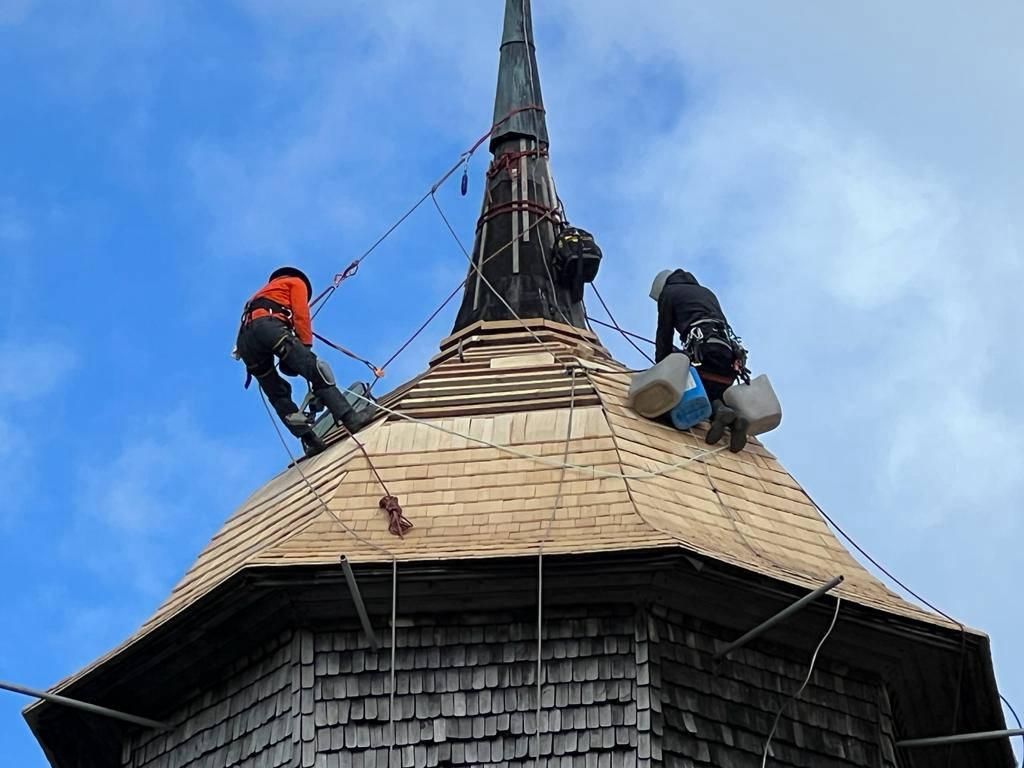 Kirche Kirch Grambow. Holzschindeldeckung in Zusammenarbeit mit Meisterbetrieb Brux.