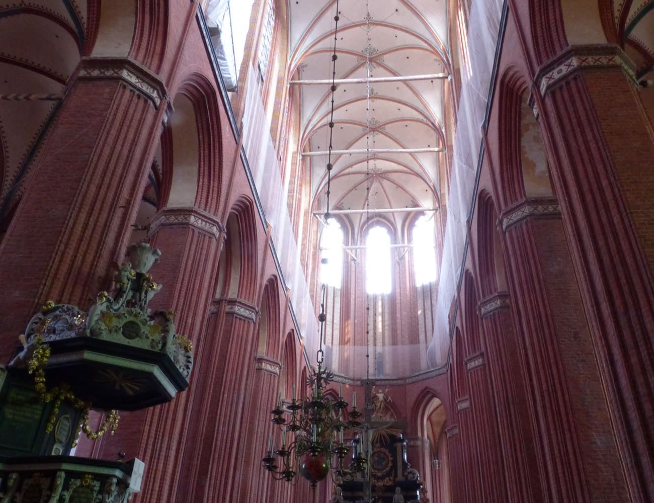 Wismar St. Nikolai Schutznetze Höhenarbeit